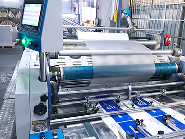 自動過膜機.jpg 自動過膜機.jpg